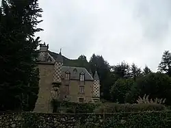 Le château de Guran Inscrit MH (1977, partiellement).