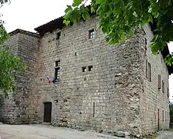 Château de Joannas, mairie et auberge : façades ouest et sud.