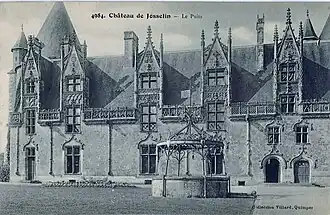 Le puits devant le château de Josselin (carte postale Villard).