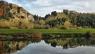 Le château de Joux et le fort du Larmont.