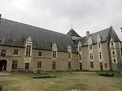 La cour du Vieux-Château.