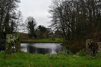 Étang dans le parc du château
