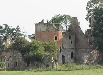 Les vestiges du château de Saint-Germain-sur-Sèves.