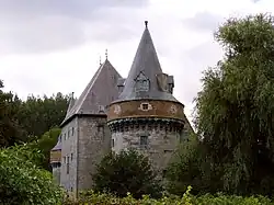 Le château, une tour d'angle.