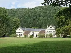 Écuries du château.