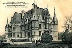 Château de Vallière, la façade principale avec l'entrée donnant sur le nord-est.