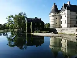 Un bras de l'Indre sous l'ancien moulin, au pied du Château