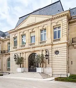 Façade du château côté rue.