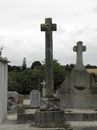 Croix du cimetière de Broons-sur-Vilaine.