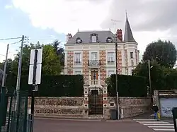 Le château de la Saussaye (XIXe&nbsp;siècle).