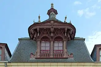 Lucarne du 54 rue de la Gare.