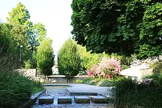 Vue d'une partie des jardins.