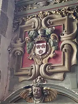 Retable du maître autel, armoiries des Plessis Châtillon.