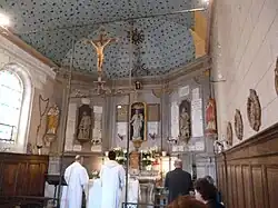 L'intérieur de la chapelle pour la neuvaine, en juillet 2016.
