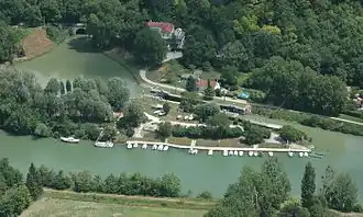 Écluse et port de Chalifert (au centre, sur la Marne), et tunnel de Chalifert (en haut).