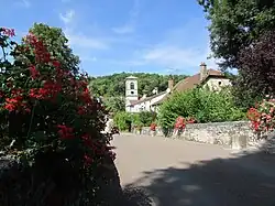 L'église et le vieux pont.