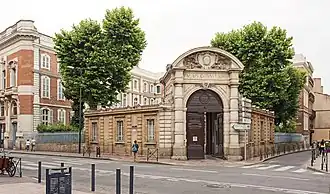 Le pavillon d'entrée de l'hôtel de Ciron-Fumel.