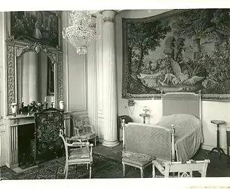 Chambre avec tapisseries