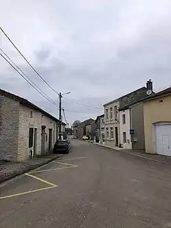 La Grand'Rue de Chambroncourt et la mairie