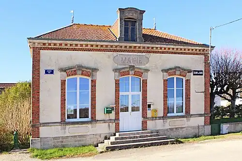 Élégante petite mairie.