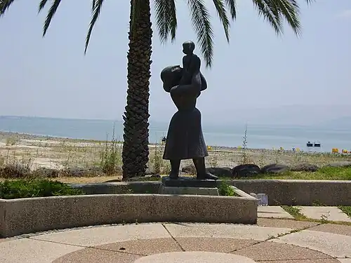 Mère et enfant, kibboutz Ein-Gev, Israel.