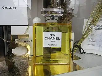 illustration de Les Parfums Chanel