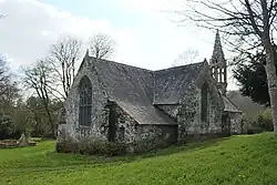 Le chevet et la façade nord.