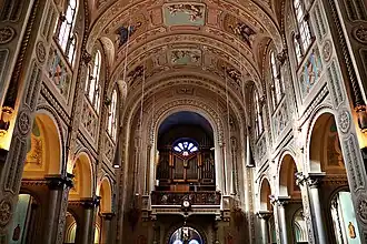 Vue arrière de la nef