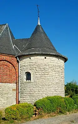 Le chevet vu de l'ouest.