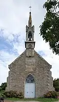 La façade de la chapelle Notre-Dame de Keranroux.