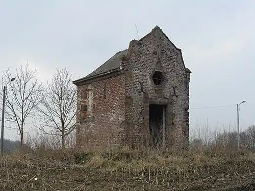Chapelle Notre-Dame de la Consolation. Restaurée au début du XXe&nbsp;siècle, actuellement abandonnée et saccagée,.