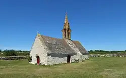 chapelle couverte de lichen
