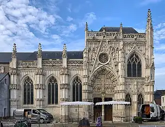 La façade de la chapelle du Saint-Esprit