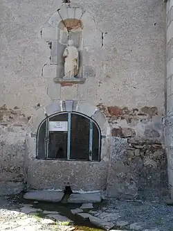 Fontaine de la Chapelle Saint-Rémy de Saint-Sauvier.