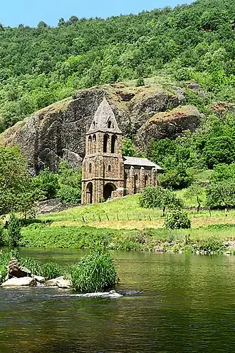 La Chapelle Sainte-Marie-des-Chazes à Saint-Julien-des-Chazes sur l'Allier voisin.