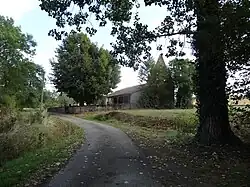 La chapelle dans son environnement.