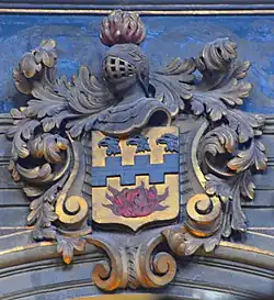 Armes de la famille de Murard sur l'arc séparant chapelle et nef.