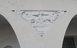 Marc (lion ailé) et Luc (taureau ailé)