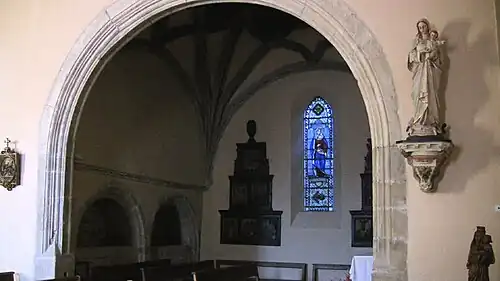 La chapelle latérale du rosaire.