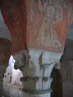 Chapiteau du XIe siècle, crypte de la cathédrale de Bayeux.