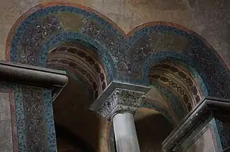 Chapiteau intérieur.