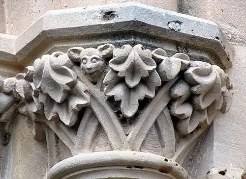 Chapiteau de l'église