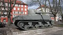 Char M4A3(75)W « Cherbourg » de la Seconde Guerre Mondiale exposé dans le quartier « Port du Rhin » de Strasbourg.