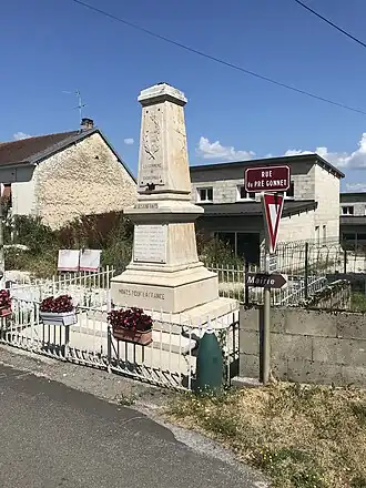 Monument aux morts.