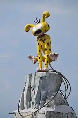 Statue du marsupilami sur le square Jules Hiernaux à Charleroi.