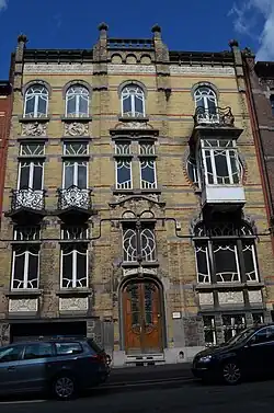 Maison des médecins (1908), de style art nouveau baroquisant[réf.&nbsp;nécessaire].