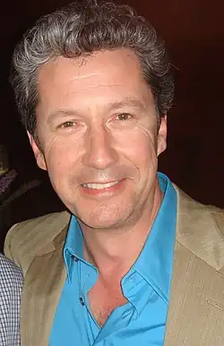 Description de l'image Charles Shaughnessy with Kevin Tostado cropped.jpg.
