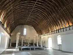 Charpente du Farinier de l'abbaye de Cluny.