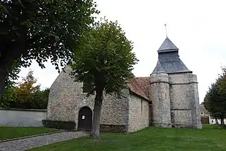 Église Saint-Hilaire, façades sud et ouest.