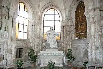 Chapelle axiale, sculpture de la Vierge par Charles Antoine Bridan